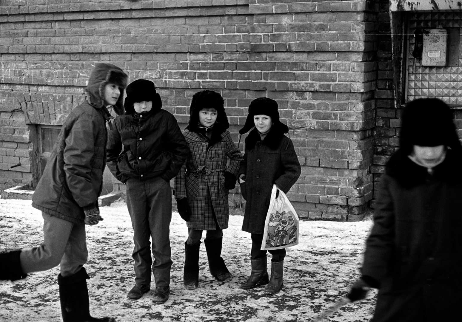 Школьники на ул. К. Либкнехта. Ульяновск, 1988 г. / 5 Января 1988 / История  Ульяновска / Годы и люди